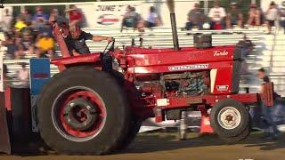 Tractor Pulling 2023 Hot Farm Tractors & 12.5 MPH Farm Stocks pulling in Nashville IL - Friday