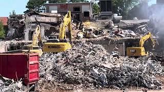 Harcombe Commons demolition Clemson University 1047 hrs. Mon 1 July 2024 89° 63% ENE 3-5 CAVU