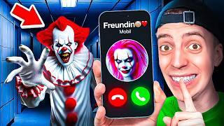 ich durchsuche HEIMLICH das HANDY vom HORROR CLOWN  gefährlich