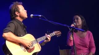 Troy Cassar-Daley & Laurel Edwards - I Cant Make You Love Me