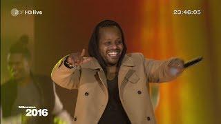 Yosef von Madcon - Dont Worry + Glow - Silvester 2015 am Brandenburger Tor Willkommen 2016