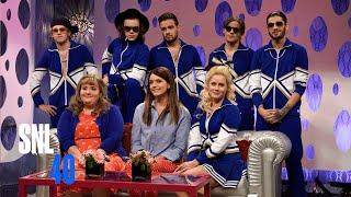 Girlfriends Talk Show with Amy Adams and One Direction - SNL