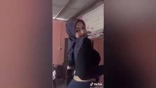 Gadis tiktok bertudung gelek boikkberapa hantaran ni 