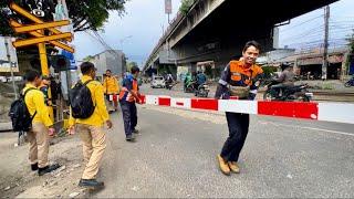 MAINTENANCE RAILROAD CROSSING Proses Pemasangan Palang Pintu Kereta Api Cimindi Cimahi.