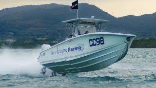 Racing Nor-Tech 390 Sport Center Console in Actual Offshore Race -