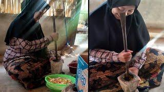 Wanita Cantik Di Desabikin Rempah2 Buat Makan Besar.Asli Jaman Dulu