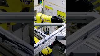 Production cell fully automated with FANUC technology