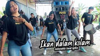 ikan dalam kolam versi goyang duo dance cantik kecimol mhs