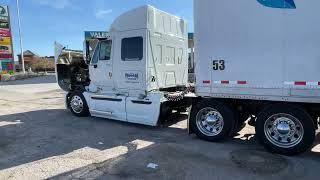 International Prostar “blues”.. broken down in Baker Ca ‍️