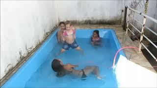 ROTINA DE FÉRIAS NA PISCINA  VALENTINA SAFIRA