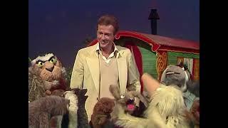 The Muppet Show - 524 Roger Moore - “Talk to the Animals” 1980