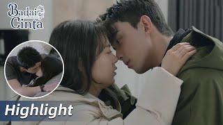 Highlight EP13 Baper lihat mereka bermesraan  Amidst a Snowstorm of Love  WeTV【INDO SUB】