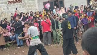 ATRAKSI ULAR  SINGA DANGDUT MEDAL KAMULYAN GROUP  MKG LIVE IN KAMPUNG PULO