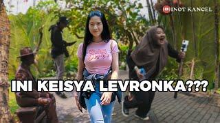 #Mafia_statue_joke Wanita ini mirip KEISYA LEVRONKA living statue  human statue prank