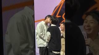 They chose the same answer and kissed hugged .The way Junseong pat Seongho head aww #junseongho