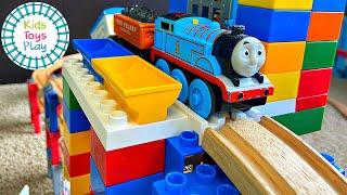 Thomas & Friends™ Wooden Railway Track Build with Duplo Blocks Review