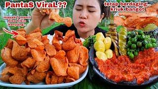 TIKTOK VIRAL EAT Crispy SAUSAGES TERASI SAMBAL RAW LALAPAN CAN BE ADDICTIVE TO EATING