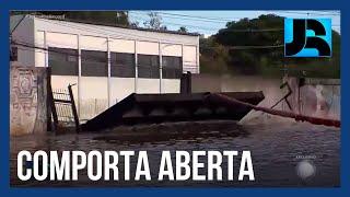 Prefeitura de Porto Alegre RS reabre comporta usada para conter a água do Guaíba