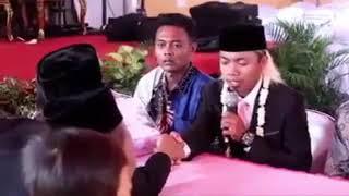 Momen akad nikah paling lucu dan mengharukan Saking bahagianya lompat ke atas panggung