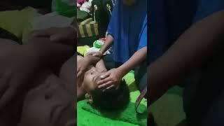 Azka sakit dipijat Kakek dan nenek #sakit #kidsvideo #sick #pijat #pijit #urut #sakitkepala #cucu