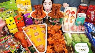 ENG SUB Korean Convenience Store  Buldak Ramen Pizza Dessert New Collection Mukbang ASMR Ssoyoung