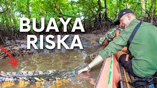 Meeting The Crocodile Man of Indonesia Bontang East Borneo