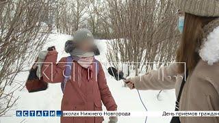 Педофил напал на 13-летнюю девочку но бойкая школьница избила его сумкой так что он сбежал