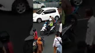 Viral  Anggota TNI gampar petugas polantas di jalan