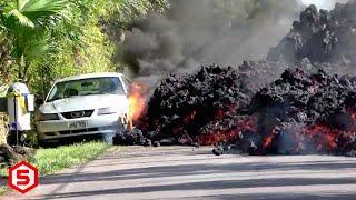 Ngeri..Detik-Detik Mobil diLahap Lava Gunung Meletus Dan ini yang Terjadi...