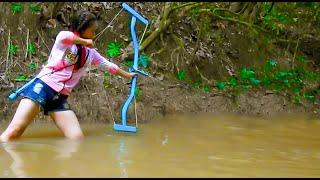 Amazing Girl Uses PVC Pipe Compound BowFishing To Shoot Fish