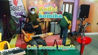 #Livemusic #cafemusic Live Musik Kedai komika #Pulangpisau #Kalimantantengah#apanktraxxas