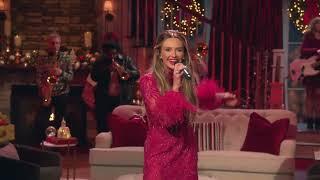 Carly Pearce - The Man With The Bag Live from CMA Country Christmas 2022