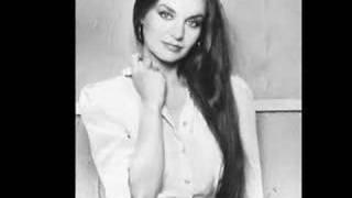 Crystal Gayle Ready for the Times to Get Better