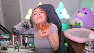 Alinity poured the sauce over herself