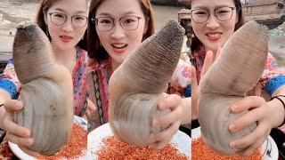  Chinese Girl Eat Biggest Geoducks  Exotic Seafood  Mukbang Seafood Geoducks
