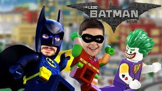 ПАПА РОБ И ЯРИК СОБИРАЮТ КОНСТРУКТОРЫ ЛЕГО БЭТМЕН  LEGO BATMAN MOVIE