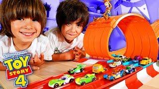 Desafio HOT WHEELS TOY STORY 4 Originales Vs. Copias CHALLENGE con DANI y EVAN