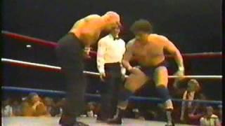 Superstar Billy Graham vs. Barry Hart  WWF 1983