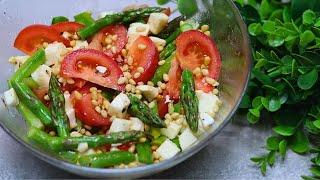 Dieses einfache und schnelle grüner Spargel Salat Rezept gelingt immer Spargel Tomaten Mozzarella