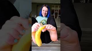 Peeling a banana with only my #toes #feet #foot #challenge