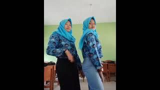 SMA JILBAB BIRU