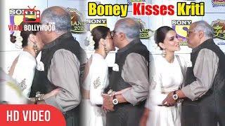 Boney Kapoor Kisses Kriti Sanon at Umang Police Festival 2020