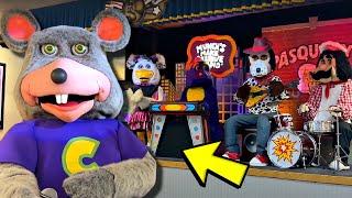 This Chuck E. Cheese Hasnt Changed Since Your Childhood