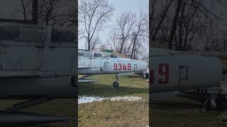 MIG  21 UM