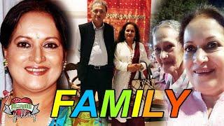 Himani Shivpuri Family With Parents Husband Son & Friend