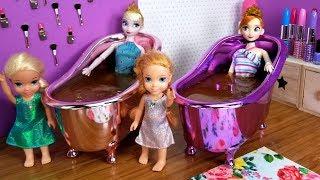 Mothers Day  Elsa and Anna toddlers - surprise - gifts - spa - cake - bath - nails painting