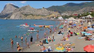 Жара. Пляжи города Судак в июле 2024 года. Крым
