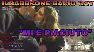 IL GABBRONE E IL BACIO GAY CON MICHELE