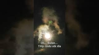 raut wajahmu pada bulan