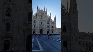 piazza Duomo #milano semi deserta domenica mattina prina della stramilano #2024